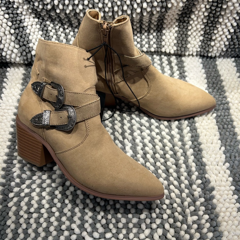 Forever 21 Beige Ankle Boots with Silver Buckles NWT